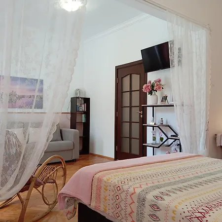 Sofia Center Chic Suite - Separate Kitchen And Balcony