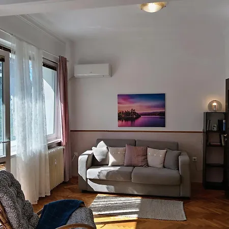 דירה Separate Kitchen, Singer Work Desk, Fast Wifi & Metro סופיה