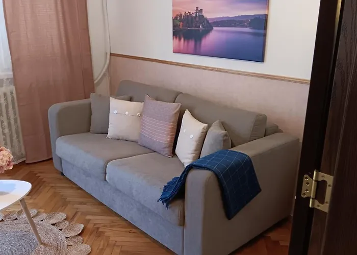 Center Chic - Separate Kitchen And Balcony Apartment *