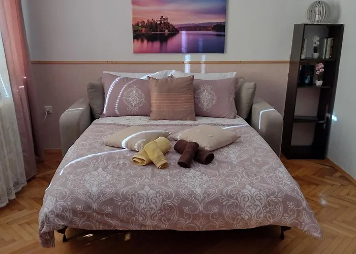 Center Chic - Separate Kitchen And Balcony Apartment Sofia