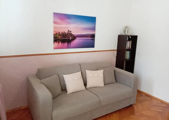 Center Chic - Separate Kitchen And Balcony Apartment