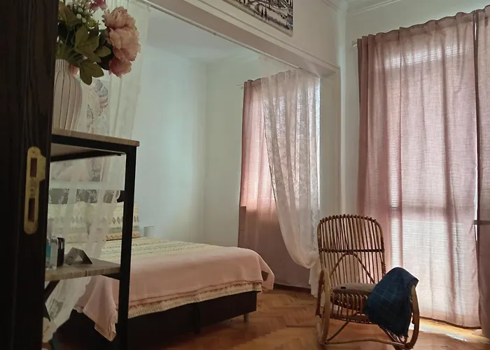 Center Chic - Separate Kitchen And Balcony *